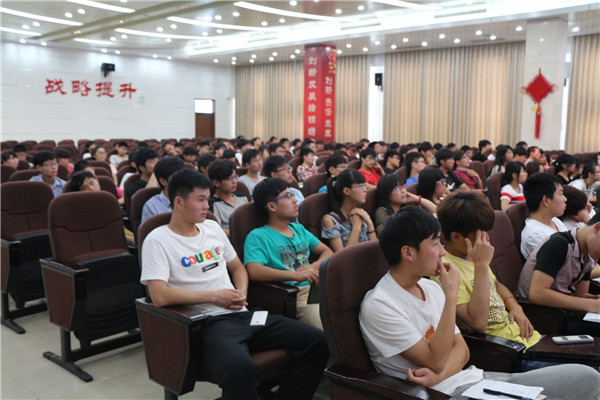 歡迎新鄉(xiāng)學院計算機與信息工程學院師生一行來到青峰網(wǎng)絡參觀