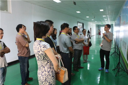 熱烈歡迎新鄉(xiāng)市商貿文化協會蒞臨青峰網絡科技有限公司參觀交流